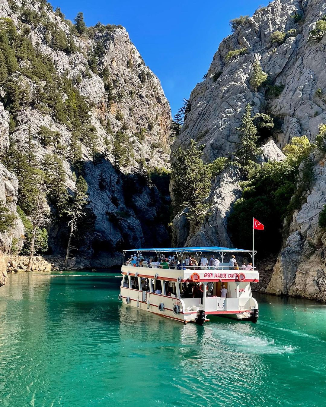 Grüner Canyon Bootstour